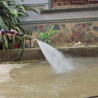 Dịch vụ vệ sinh bằng máy siêu cao áp