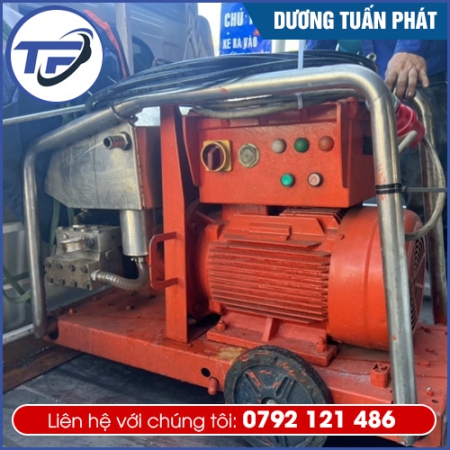 MÁY PHUN NƯỚC ÁP LỰC CAO 2